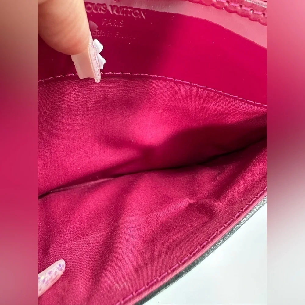 louis vuitton louise clutch patent in pink